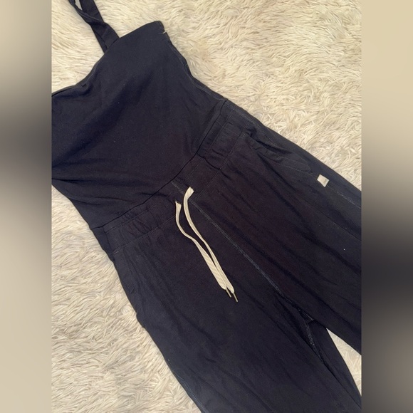 NEW Vuori Pose Scoop Tank sleeveless black ribbed Jumpsuit sz L - Picture 4 of 8